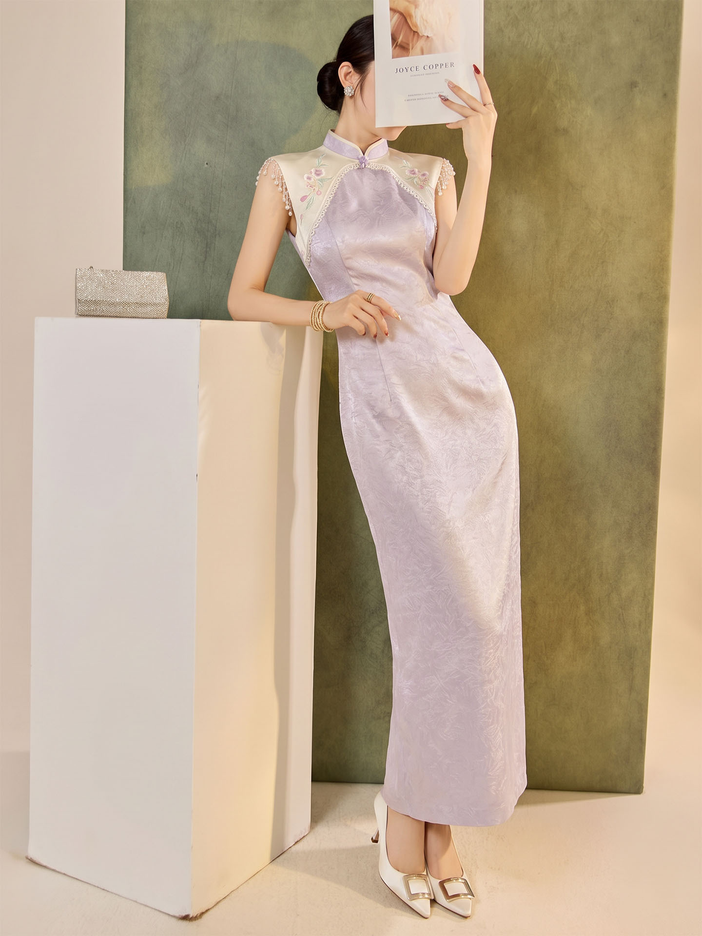 Đầm maxi satin sọc tông màu nối tay tua, cổ chẻ — Khoai tây tím