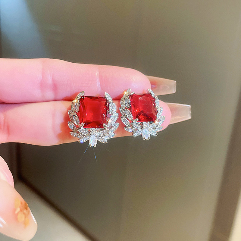 Luxurious Geometric Zircon Drop Earrings With Flower Palace Design_voghion.com