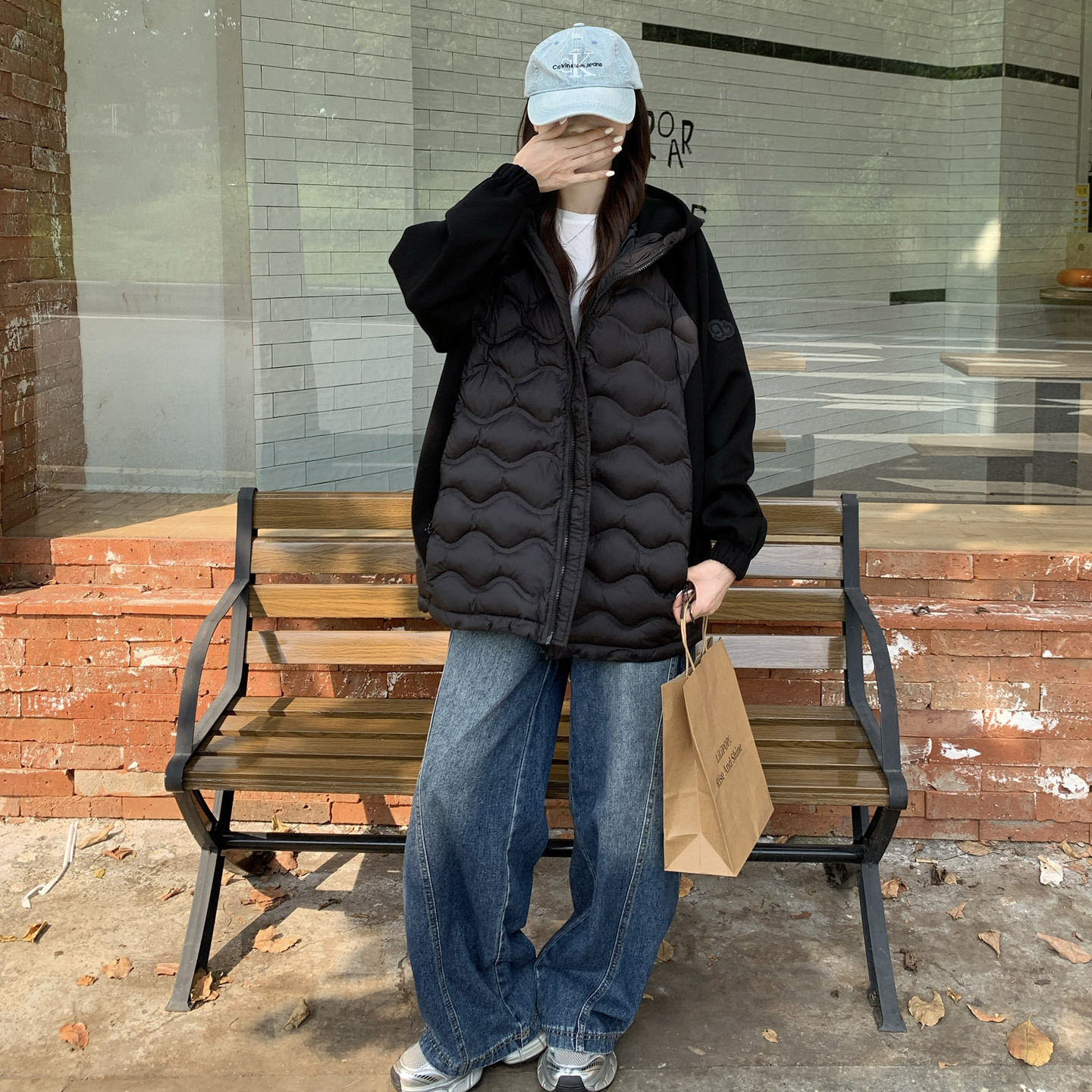 Comercio exterior ropa de algodón plumón otoño invierno 2025, nueva mujer con chaqueta de algodón caliente ligera, ropa de algodón con capuchón grande suelta