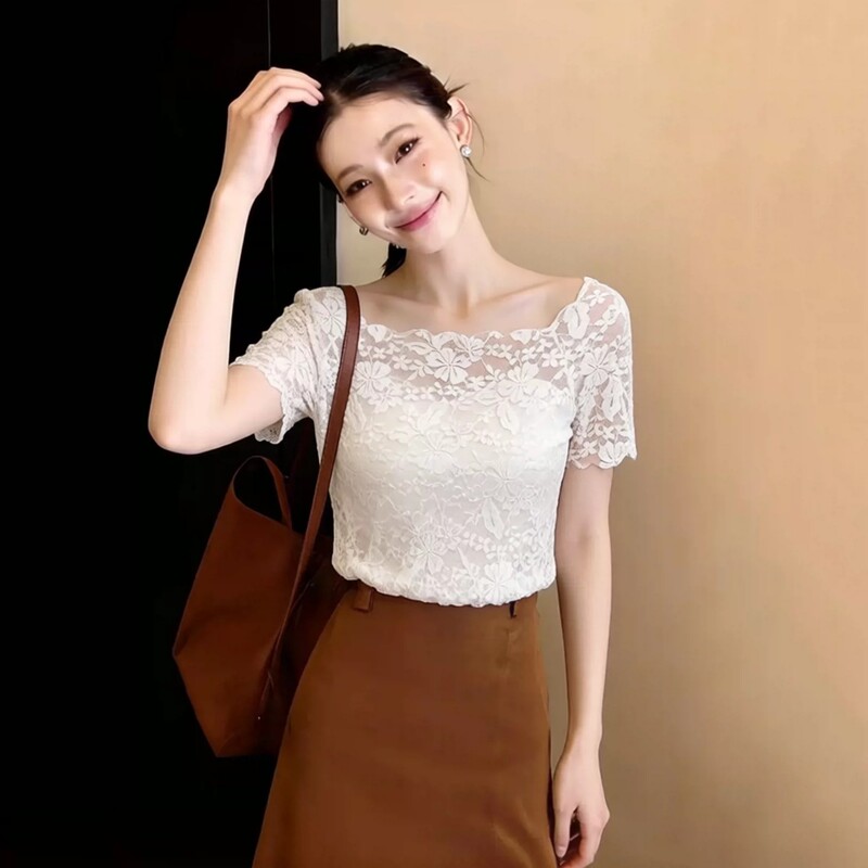 Unique style off-shoulder lace T-shirt top, high-end short-sleeve women's T-shirt, 2026 new model blouse