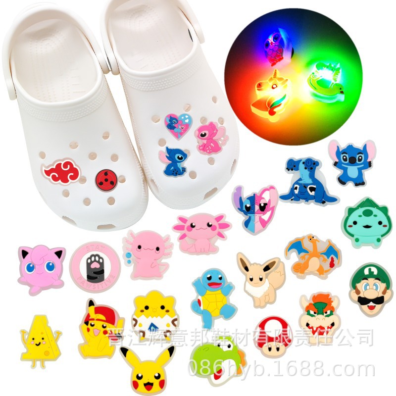 Nuevo agujero zapatos accesorios PVC zapato flor zapato hebilla LED parpadeante luz zapato flor hebilla impermeable dibujos animados Decoración Accesorios en stock