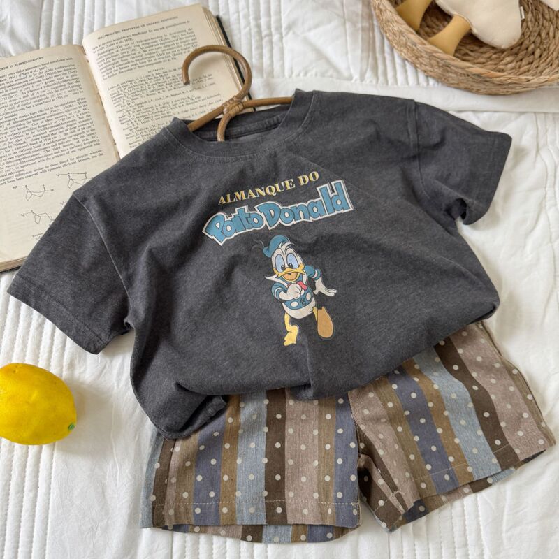 2026 Summer New Children's Retro Donald Duck Print Short-Sleeve T-Shirt for Boys and Girls, Vintage Black Versatile Top 2026 Summer New Children's Retro Donald Duck Print Short-Sleeve T-Shirt for Boys and Girls, Vintage Black Versatile Top