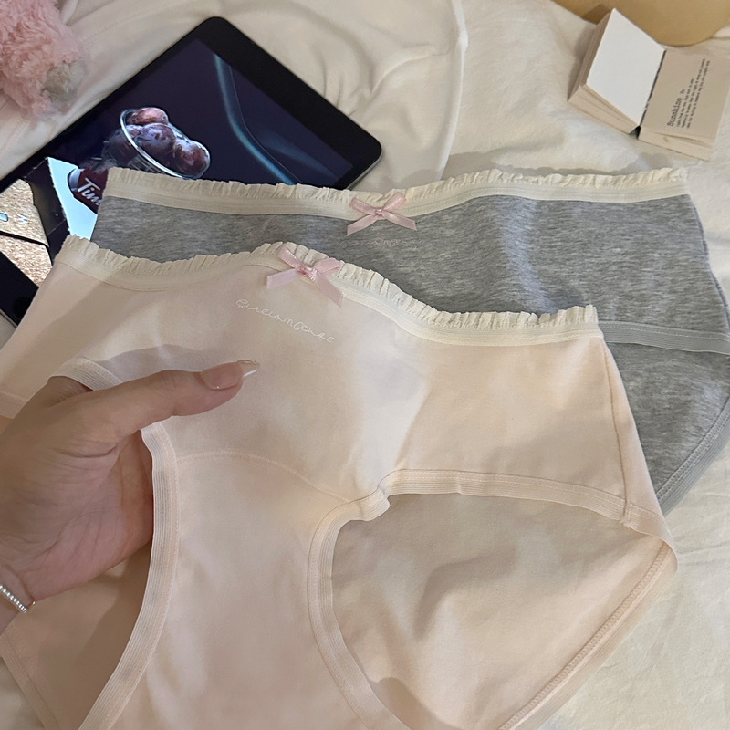 Sweet first love ~ pure cotton underwear girls 7A long crotch women's shorts seamless waist hip ladies briefs Sweet first love ~ pure cotton underwear girls 7A long crotch women's shorts seamless waist hip ladies briefs