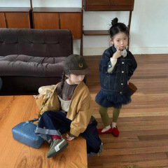 秋の25の新しい女の子のラウンドネックジャケット、子供用の多用途でファッショナブルなショートソリッドカラージャケット、ベビーファッショナブルなトップス