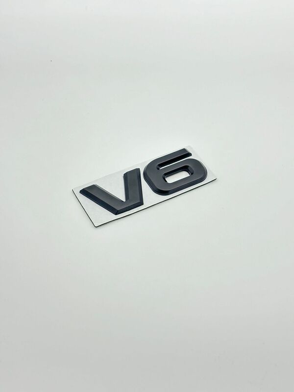 車の個性v 8 v 6標識の車はエンジンを貼って大きい排気量の車の標識の側の標識を貼ってテールマークの金属の標識を改造します。|undefined
