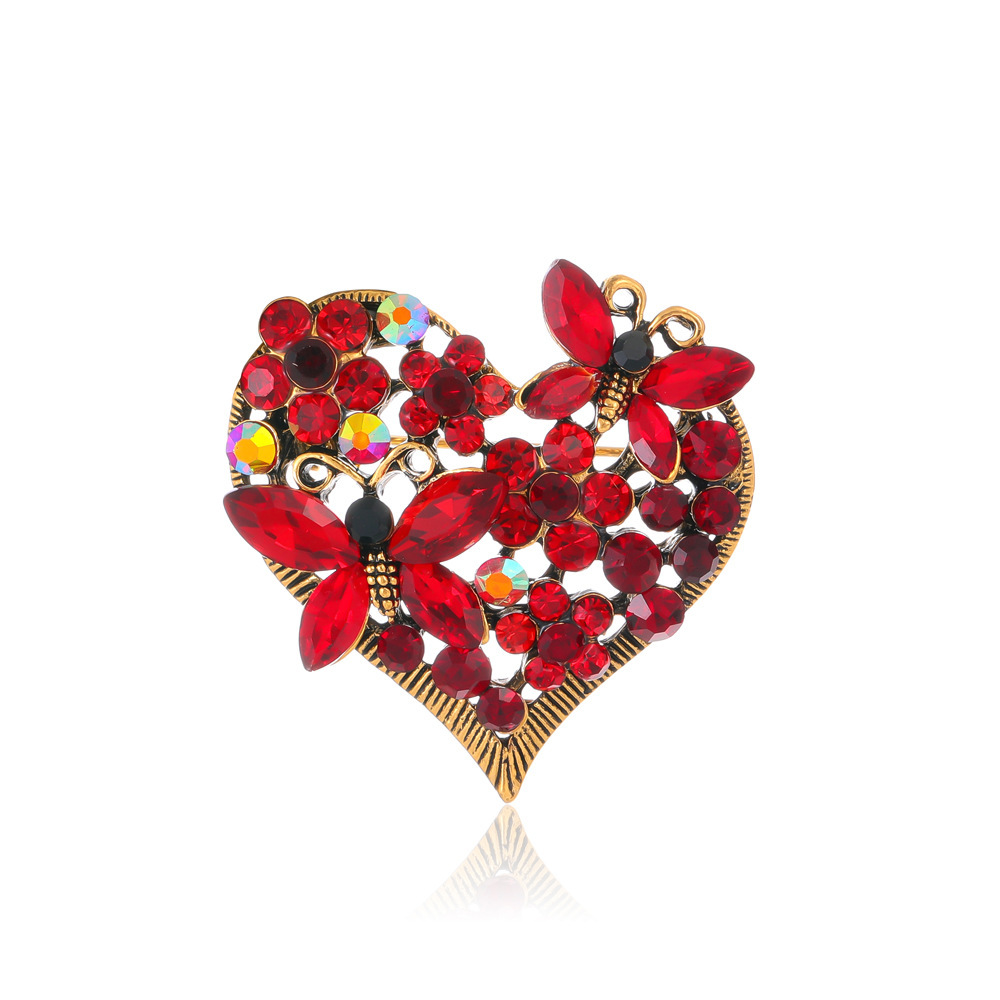 Broche papillon cœur rétro européenne et américaine, accessoire de revers de costume élégant et haut de gamme, vente en gros incrustée_voghion.com