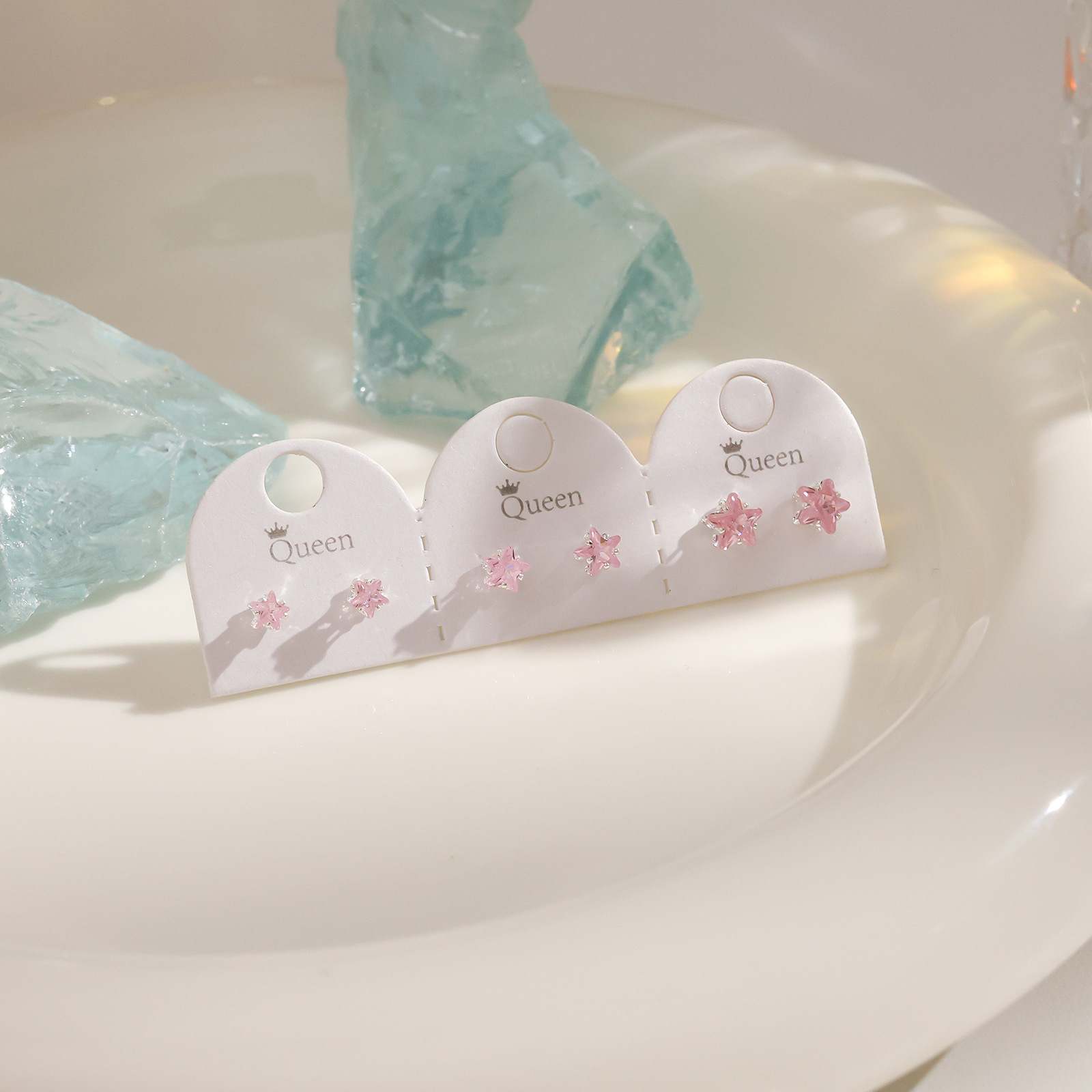 Juego de pendientes de aguja plateados, sencillos y compactos para mujer, pendientes geométricos en forma de corazón, bonitos, dulces y versátiles, venta al por mayor para puestos de mercado