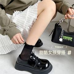 English-style small leather shoes matched with white lace gossamer crew socks, summer ultra-thin, summer trending item
