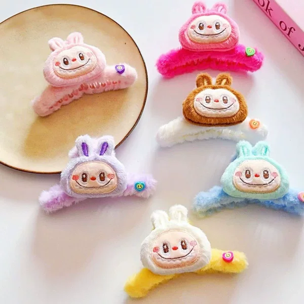 Cute Cartoon Bear Plush Hair Clip for Women's Back of Head, Large Shark Clip for Hair Volume, Hair Clip Headwear