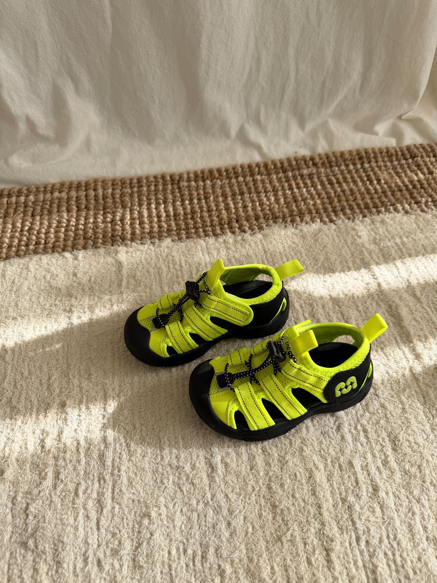 Fluorescent green