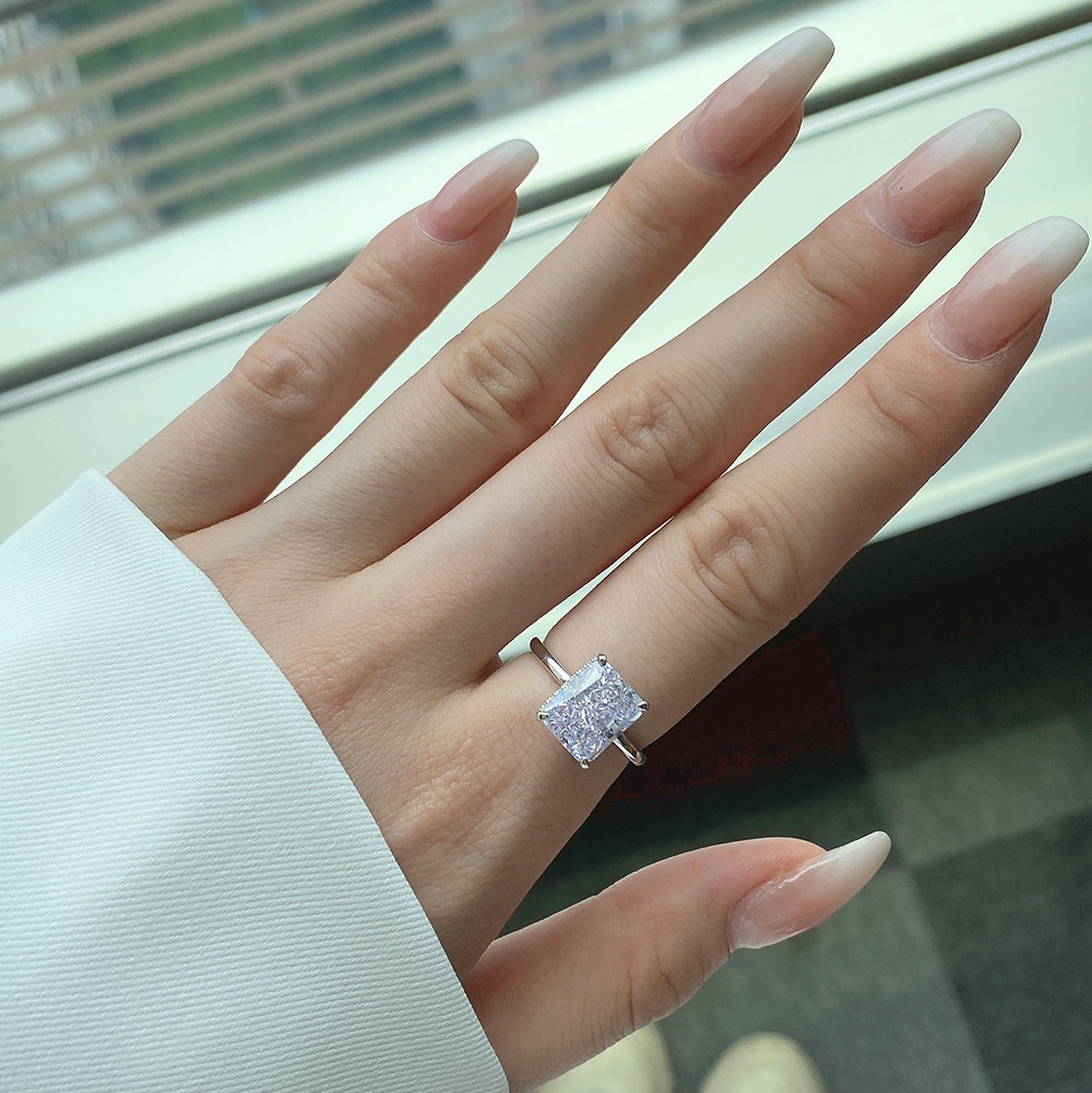 Cross-border classic 4-claw s925 sterling silver ring with 8A snowflake zircon for women by Ledean8