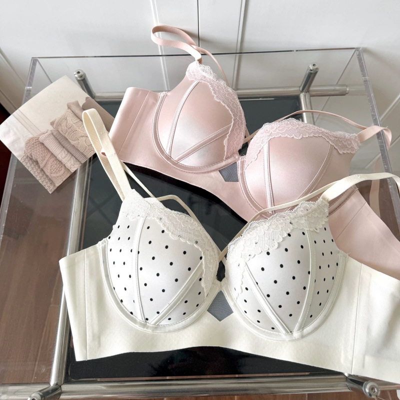 Original Satin Polka Dot French Intimates for Women with Small Breasts, Push-Up and Anti-Sagging Sexy Lace Breast Bra Set