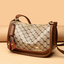 芭藜袋鼠正品女包2023新款女士单肩斜挎包大容量中年妈妈花纹包包