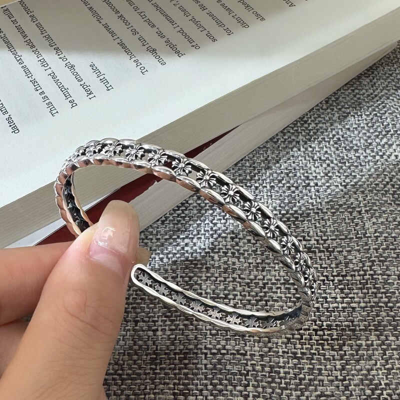 S925 Sterling Silver Vintage Hollow Cross Flower Bracelet, Niche Design with a High-End Feel, Korean Style Versatile Personality Open Bracelet S925 Sterling Silver Vintage Hollow Cross Flower Bracelet, Niche Design with a High-End Feel, Korean Style Versatile Personality Open Bracelet