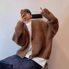 秋冬のレトロでゆったりした重ポンドの混色の短い幅の太線のニットのカーディガンのセーターの保温のコートの男性のファッションの札