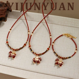 耳环;项链;耳钉