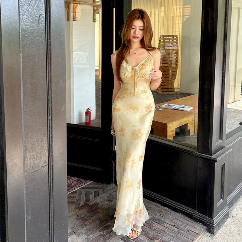 Real Shot of 2025 Spring and Summer New Style Midsummer Night Garden Cream Yellow Printed Lace V-Neck Dress Women's Slim Long Skirt