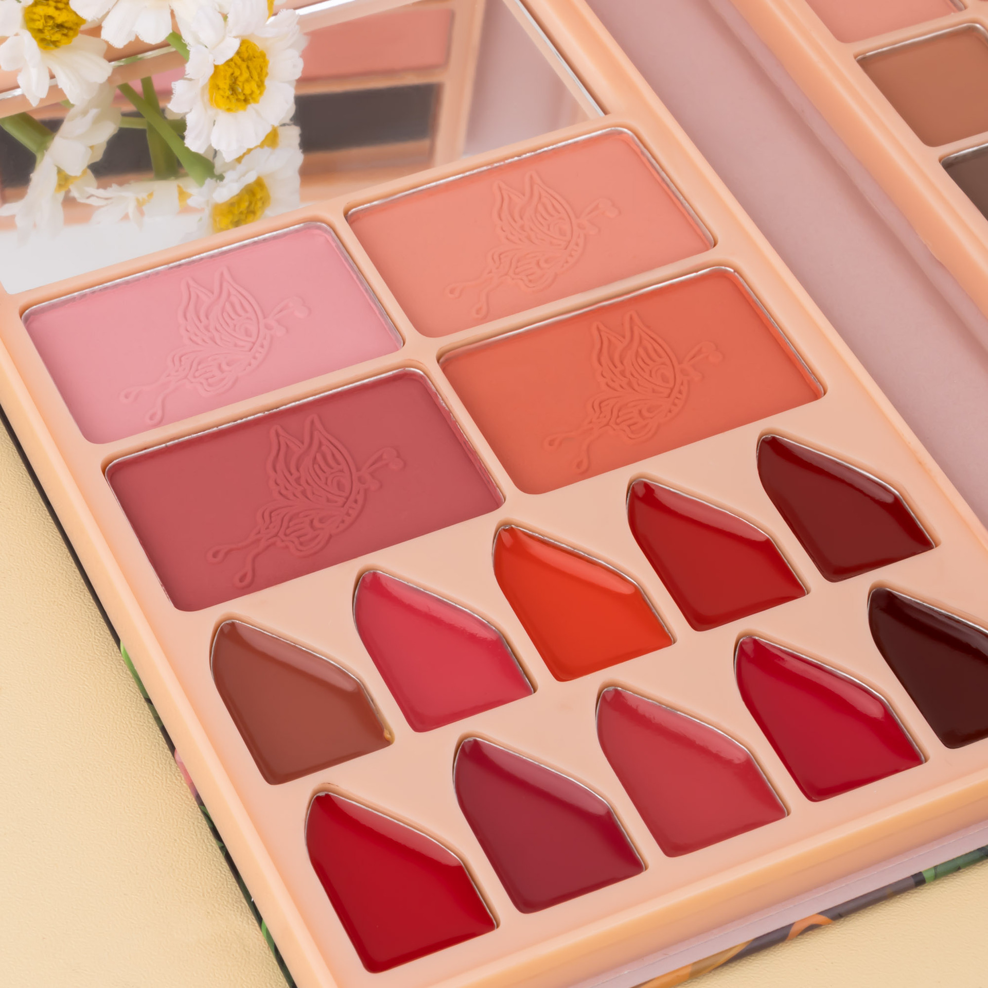Cross-border bestseller multi-functional all-in-one makeup palette, matte pearlescent eyeshadow, lipstick, blush, contour and highlight all-in-one beauty makeup undefined