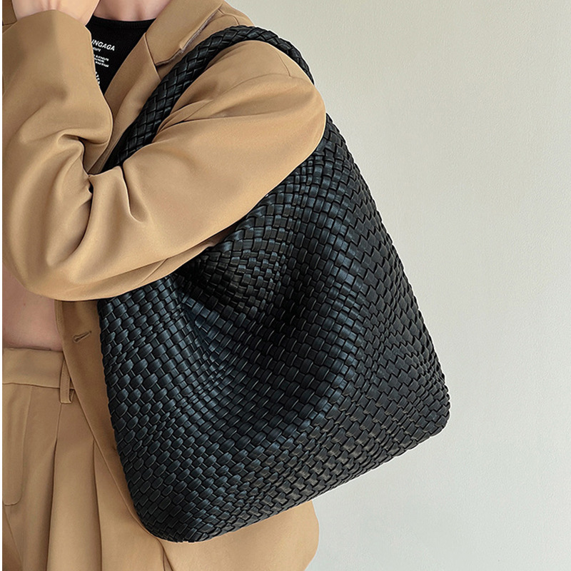Handmade Woven Tote Bag For Women Large Capacity Shoulder Basket_voghion.com
