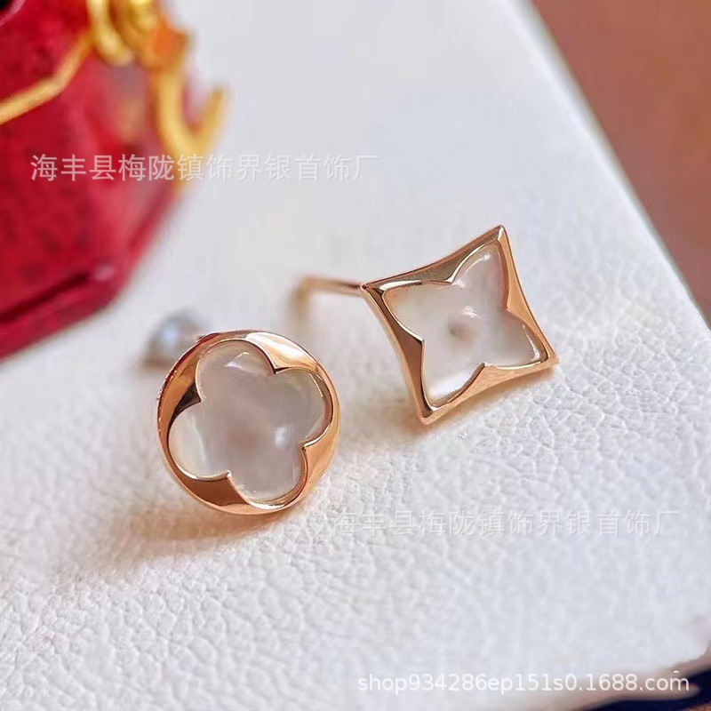 Donkey Familyの新作高級版四つ葉のクローバー五花ブレスレット、女性用18金メッキ、オールドフラワーパウダーシェルネックレス、アマゾナイトイヤリング