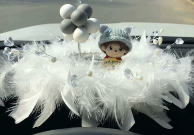 Perfplant seat: Perfume Holder Car Ornaments Girls - 23-feather-cushion-gray-and-white-ball-ornaments-doll