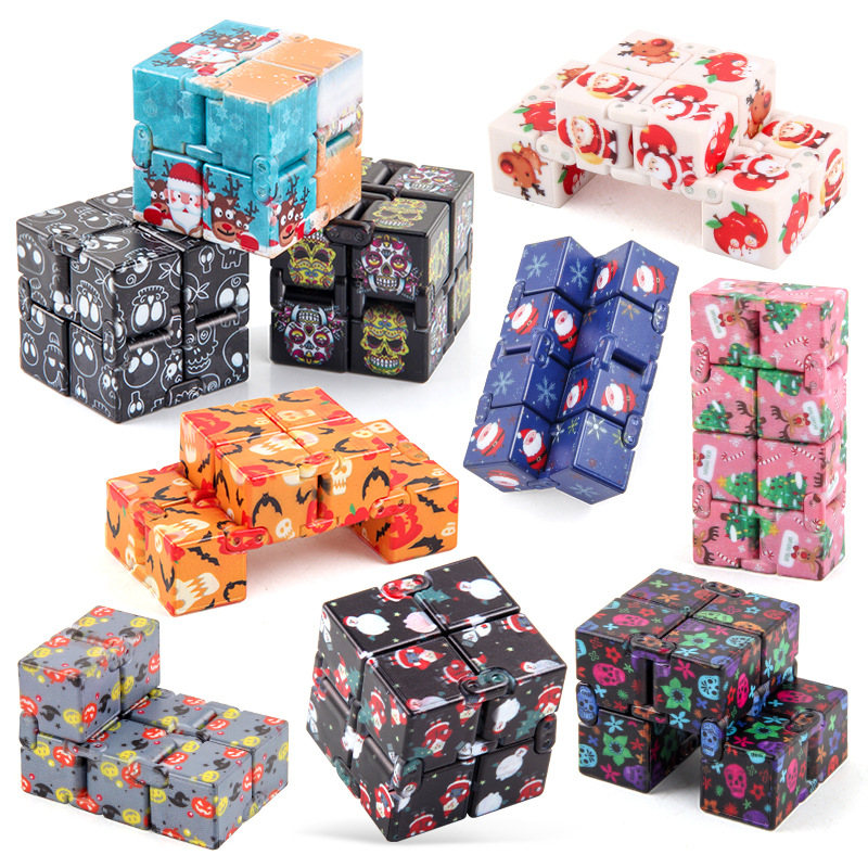 Nuevos juguetes de descompresión exóticos Navidad Halloween infinito Cubo de Rubik creativo de bolsillo cuadrado de segundo orden Cubo de Rubik exportación transfronteriza