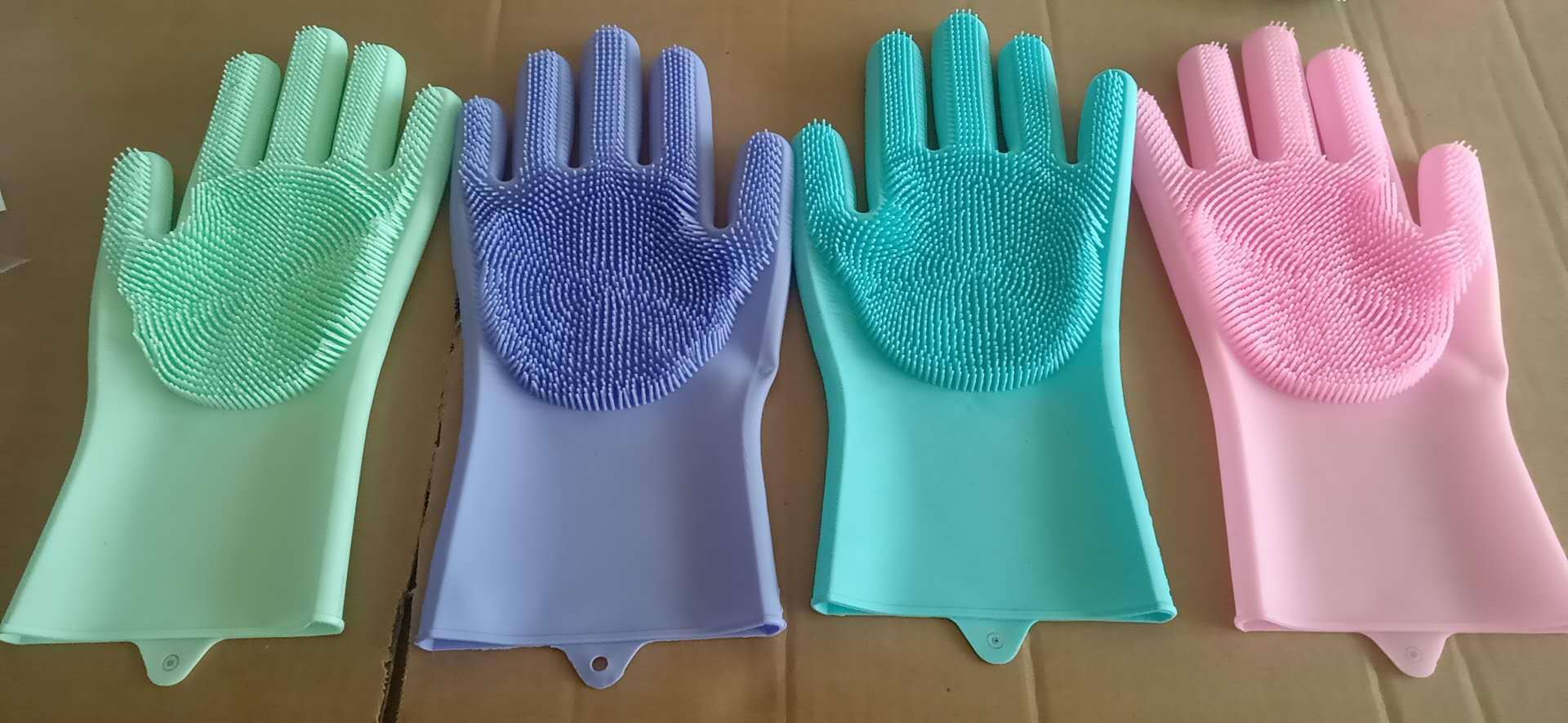 Silicone gloves