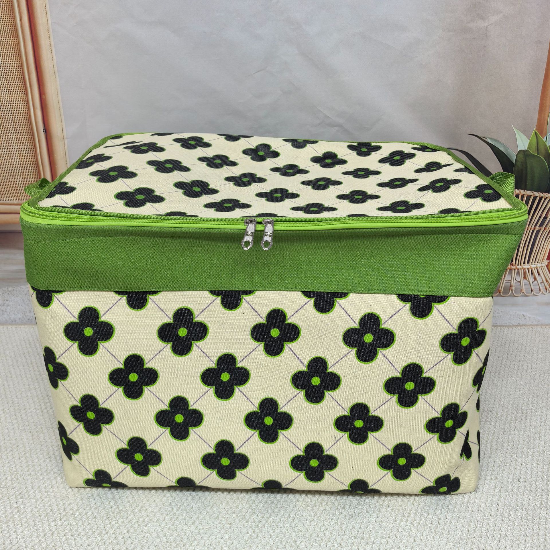 Green storage box, 40