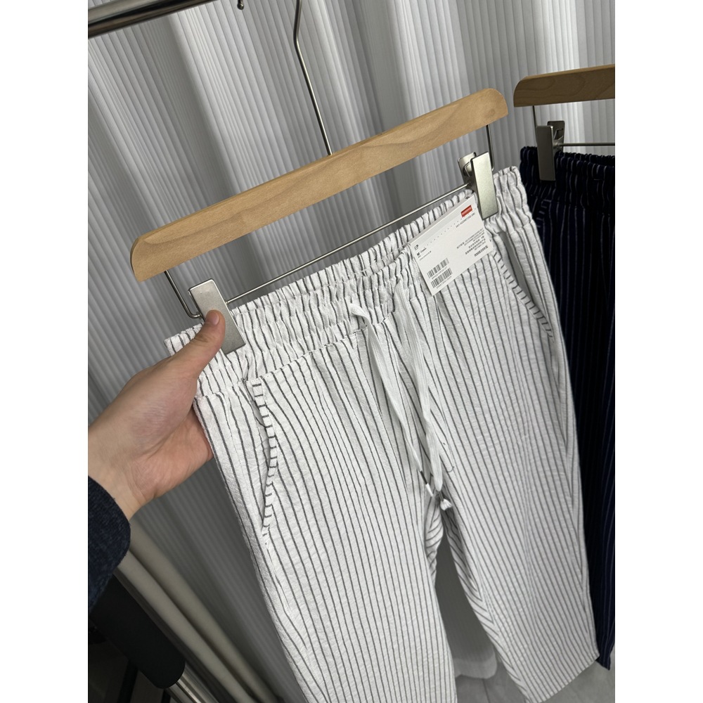 Vertical stripes! Buersucker texture sense! Summer men's refreshing breathable elastic waist casual pants small straight trousers