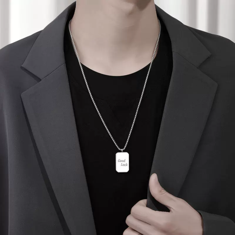 军牌项链新款ins轻奢小众简约幸运方牌项坠嘻哈潮男个性百搭吊坠