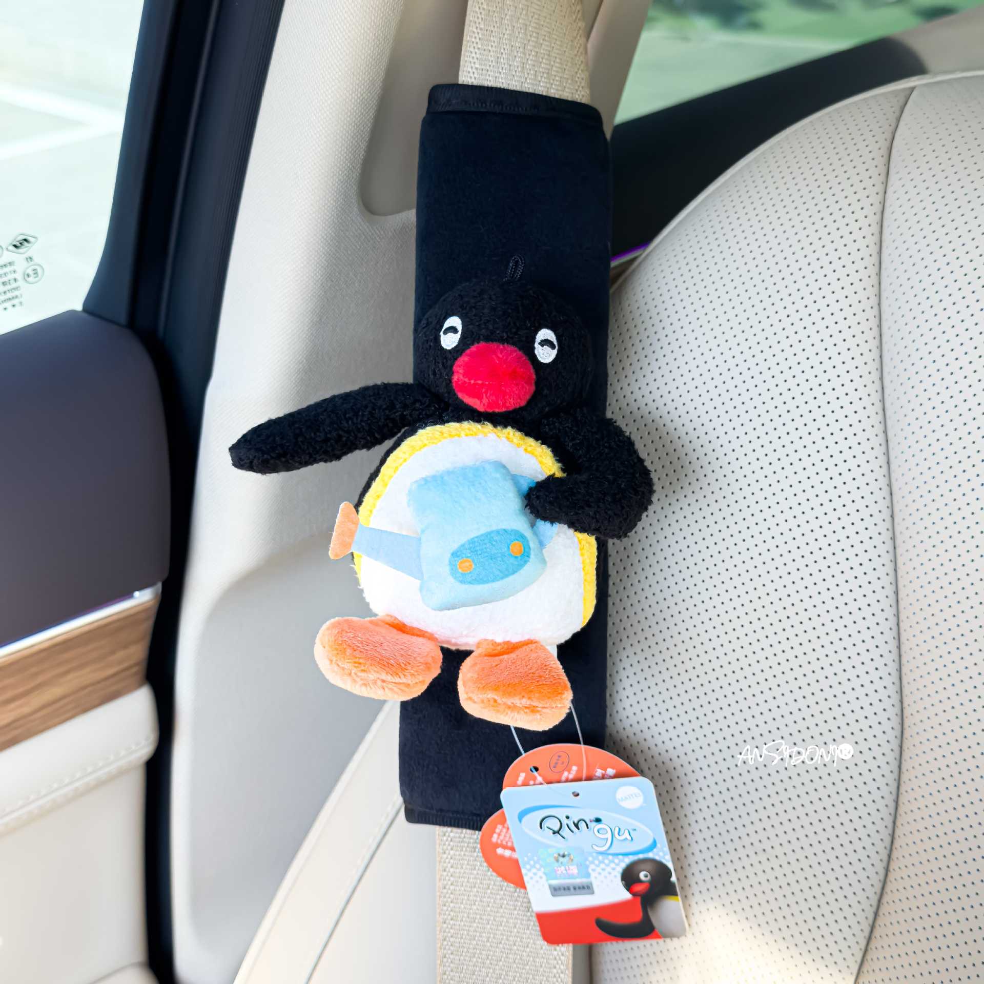 Authentic Pingu Doll Car Seatbelt Shoulder Pad, Cute Penguin Family Car Seatbelt Protector for Children, Prevents Neck Strangulation