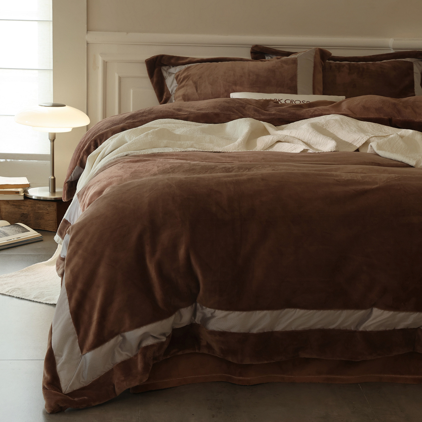 Completo lenzuola in velluto di latte 4 pezzi lusso minimale_voghion.com
