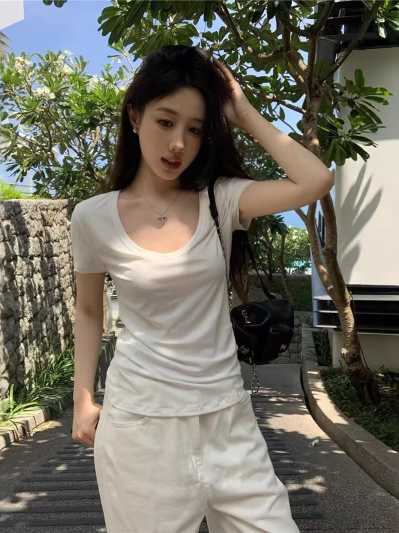 White summer fitted T-shirt