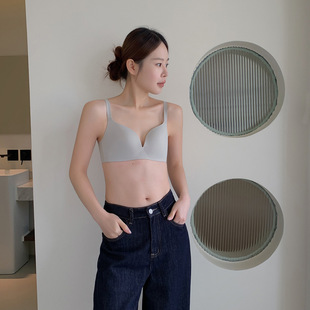 Du Xiaozhai Seamless Girl's Intimates Glossy One-Cup No Rims Normcore Ultra-Thin Bra Comfortable Big Breasts Appear Smaller