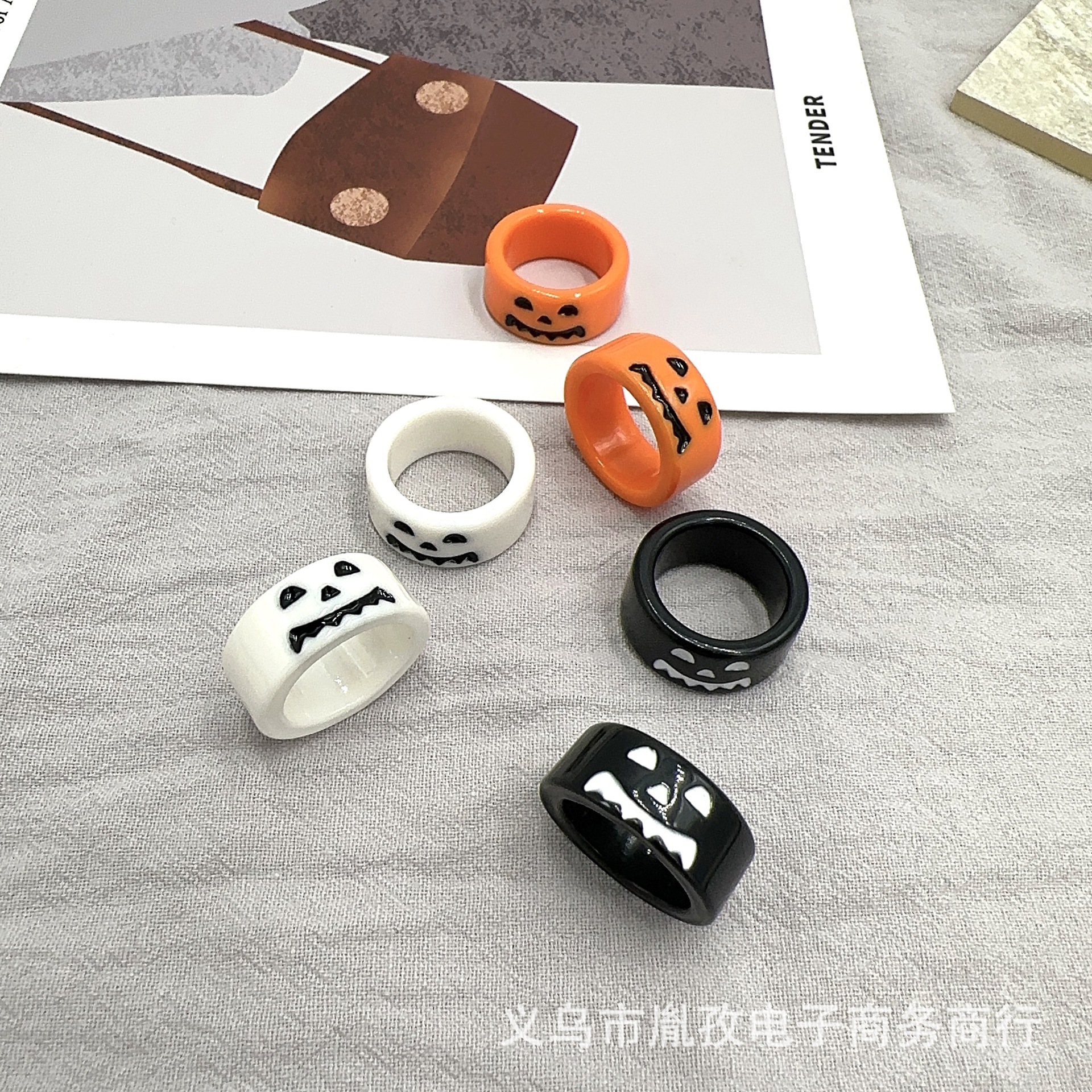 2022 otoño transfronterizo nuevo anillo de resina personalidad de Halloween creativo exagerado anillo de expresión de color de calabaza