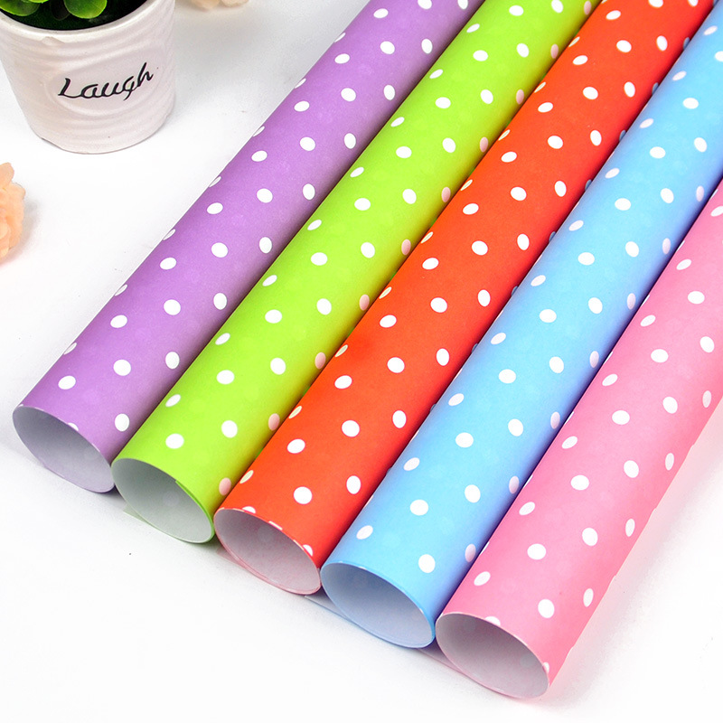 Fábrica en stock pequeño punto papel de regalo clásico lunares a rayas caja de regalo a cuadros regalo ramo de papel de regalo