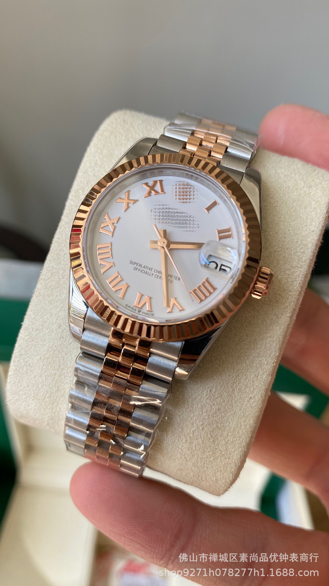 Hoa hồng giữa các tấm bạc 2 / 31mm