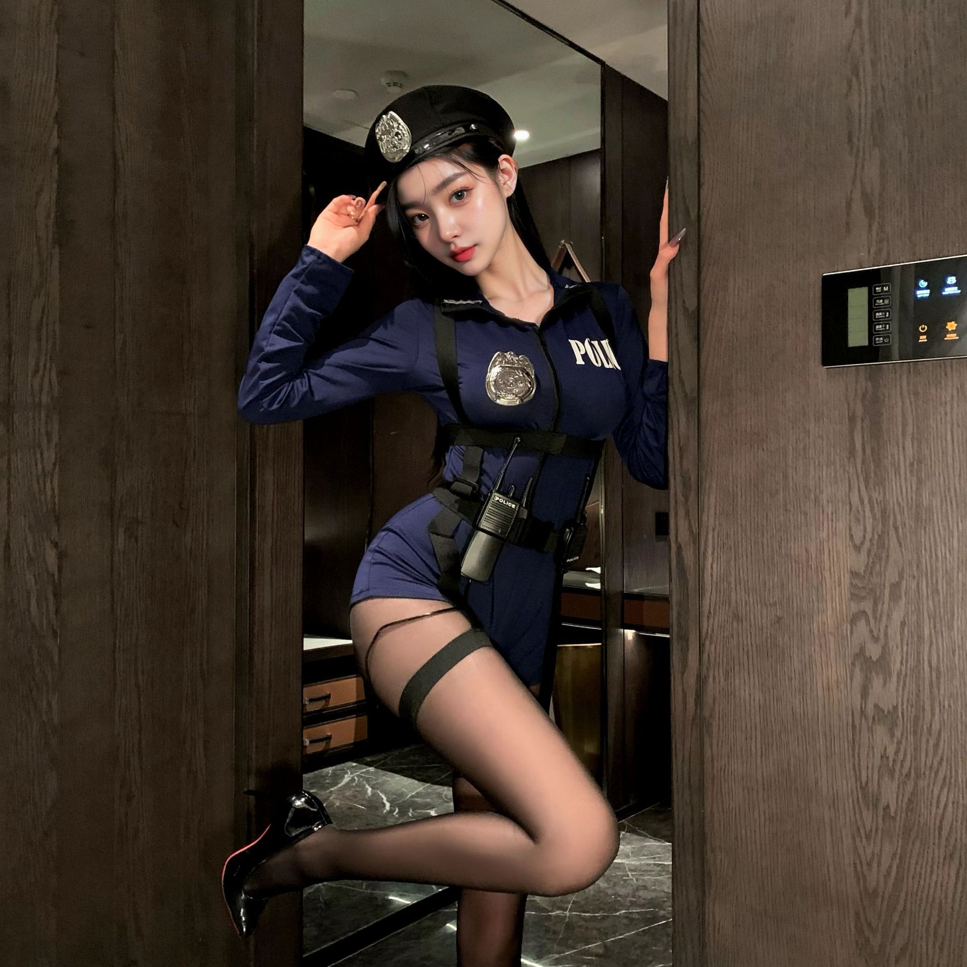 Blue belt, walkie talkie