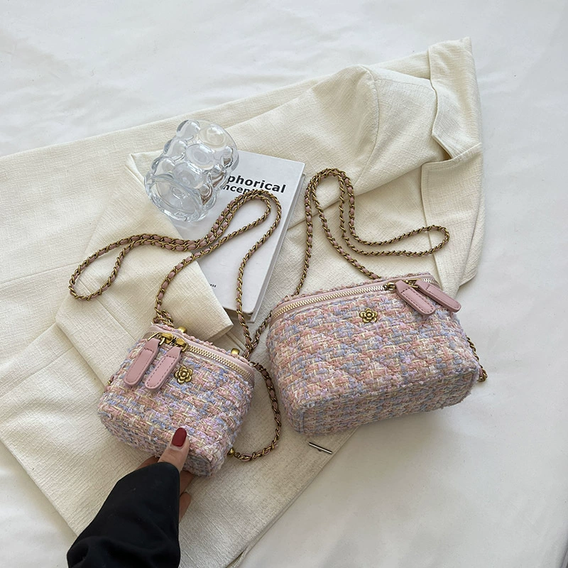 Маленькая цепочка, сумка через плечо, дизайнерская demi-season коробка, стиль Chanel, коллекция 2022 года