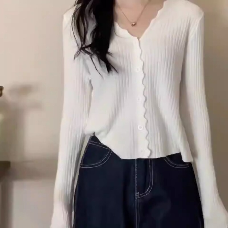 Cold high-grade top 2023 early autumn new cardigan small coat unique chic bottoming shirt Women's inner wear