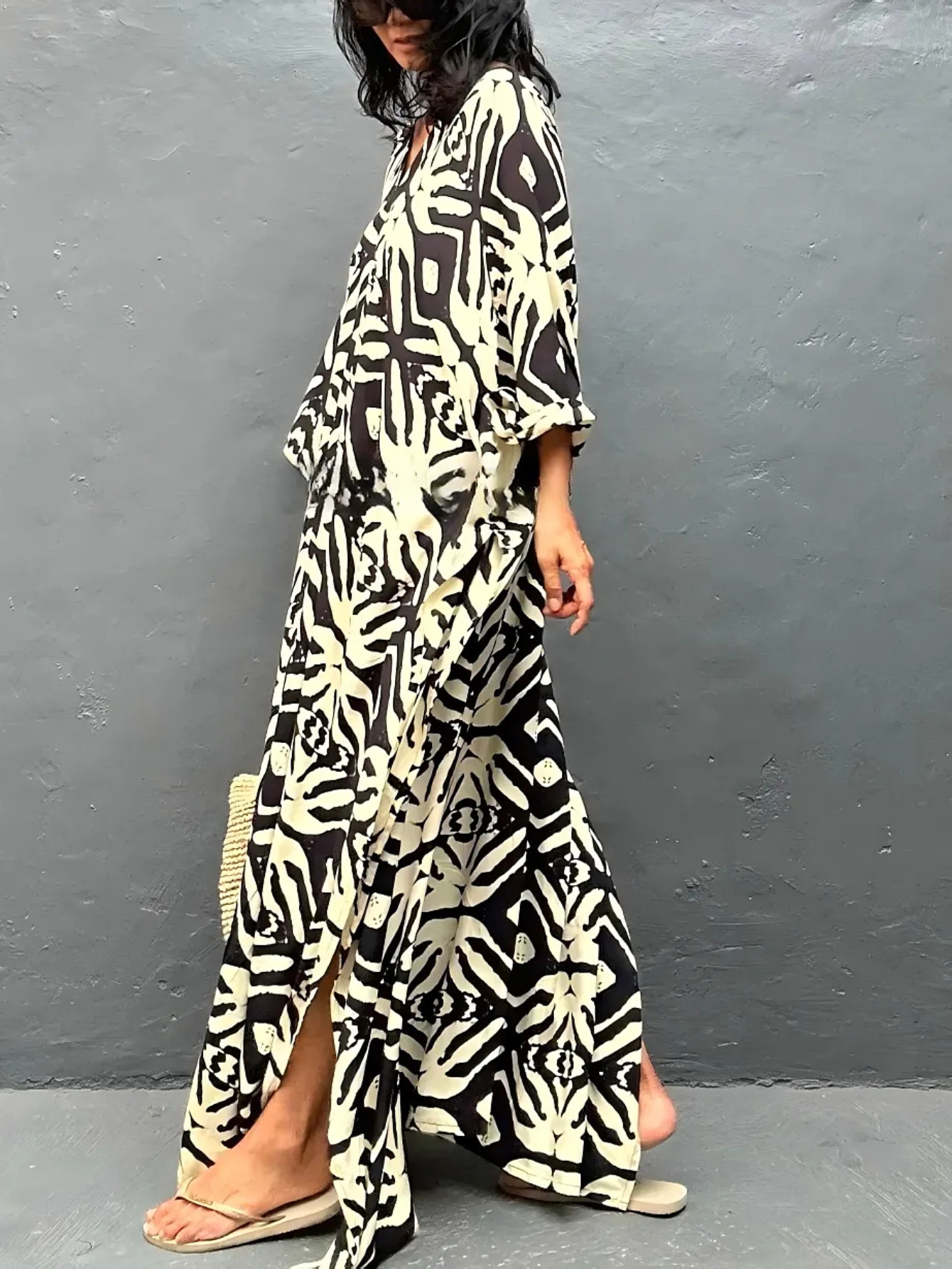 Blusa de playa con cuello en V de rayón europeo y americano transfronterizo, falda larga con mangas de murciélago de gran tamaño, traje de baño, camisa suelta de protección solar de vacaciones 25622