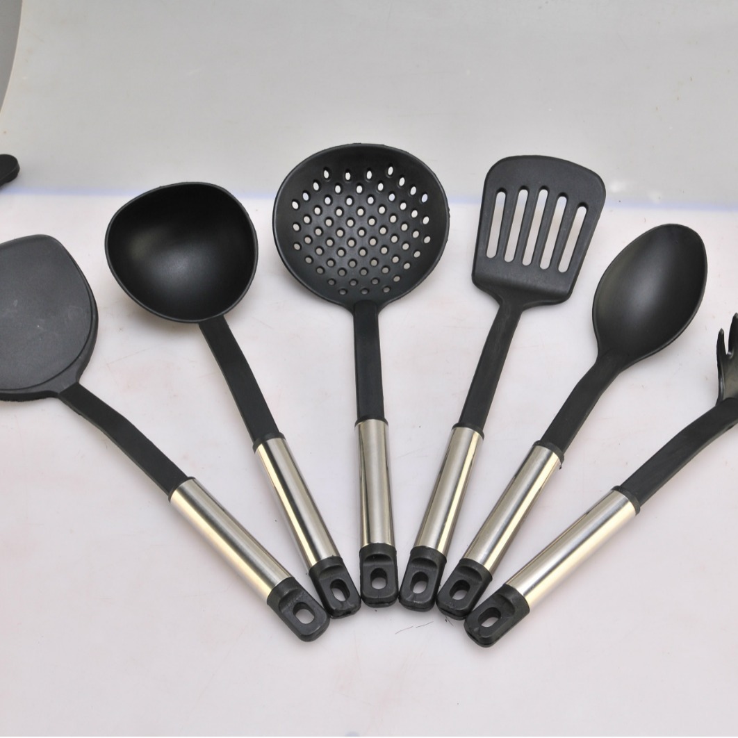 Cacerola antiadherente de aluminio de 16 piezas, pote de la sopa, sartén, wok, exportado a África, Suramérica, Kenia