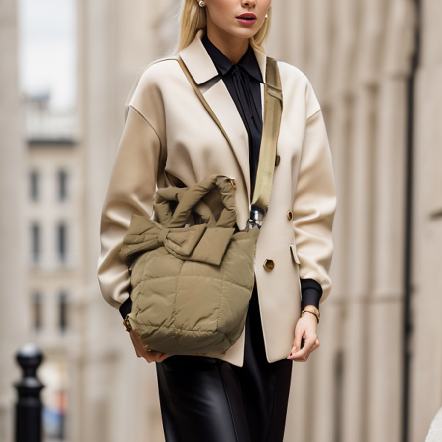 Borsa a tracolla per donna 2024 Nuovo modello lanciato Borsa a tracolla morbida con fiocco retrò di grande capacità Borsa classica di nicchia semplice per lo shopping e gli appuntamenti_voghion.com