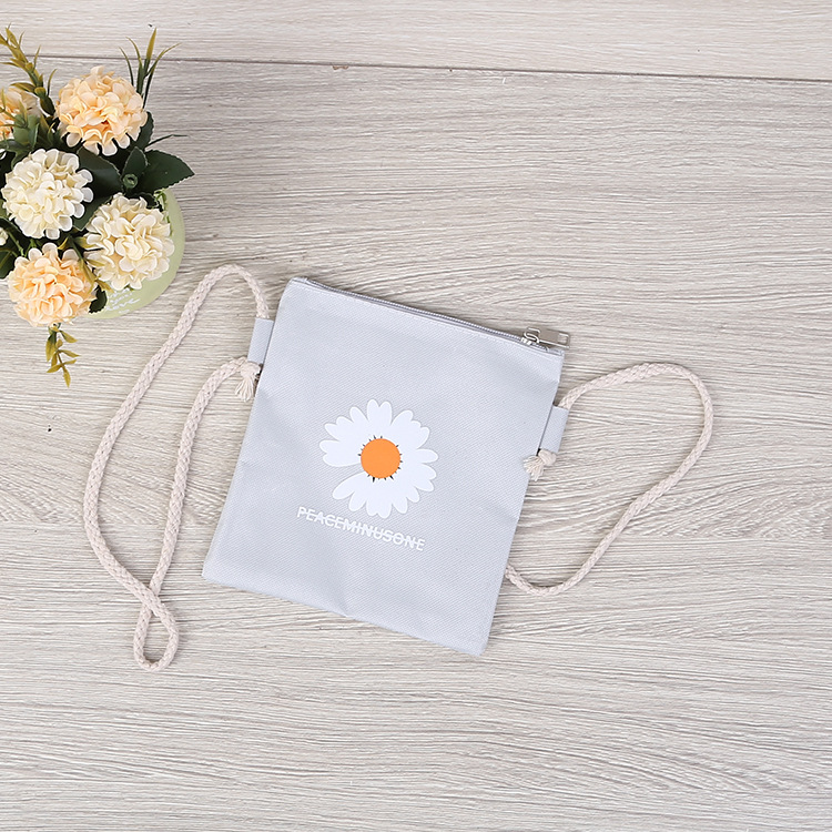 新品斜挎小帆布包单肩包女布包文艺手机包袋斜跨零钱学生小方包