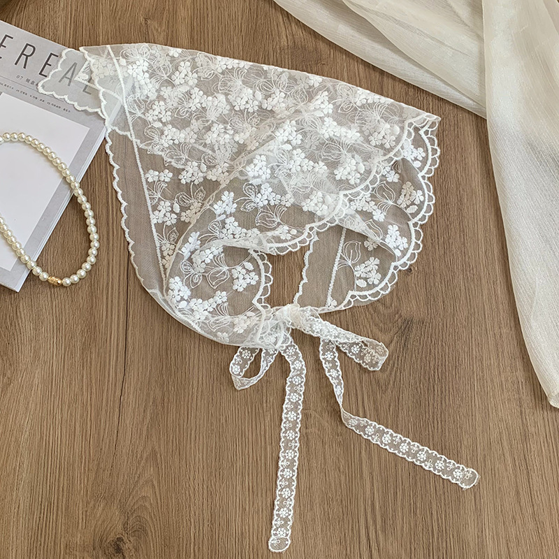 2025 nuevo estilo sentido de la atmósfera, encaje blanco, falda delgada, estilo coreano, bufanda triangular, pañuelo en la cabeza, cortina de pedo, mujer