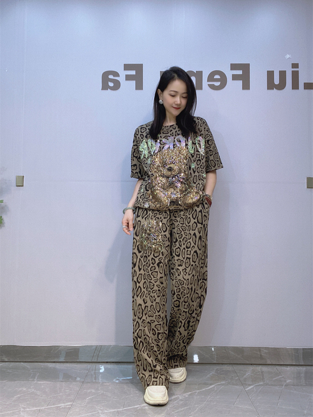 Pantalón de manga corta con cuello redondo con estampado de leopardo americano, casual al aire libre, traje de talla grande, pantalones anchos de cintura alta de verano para mujer, traje de dos piezas