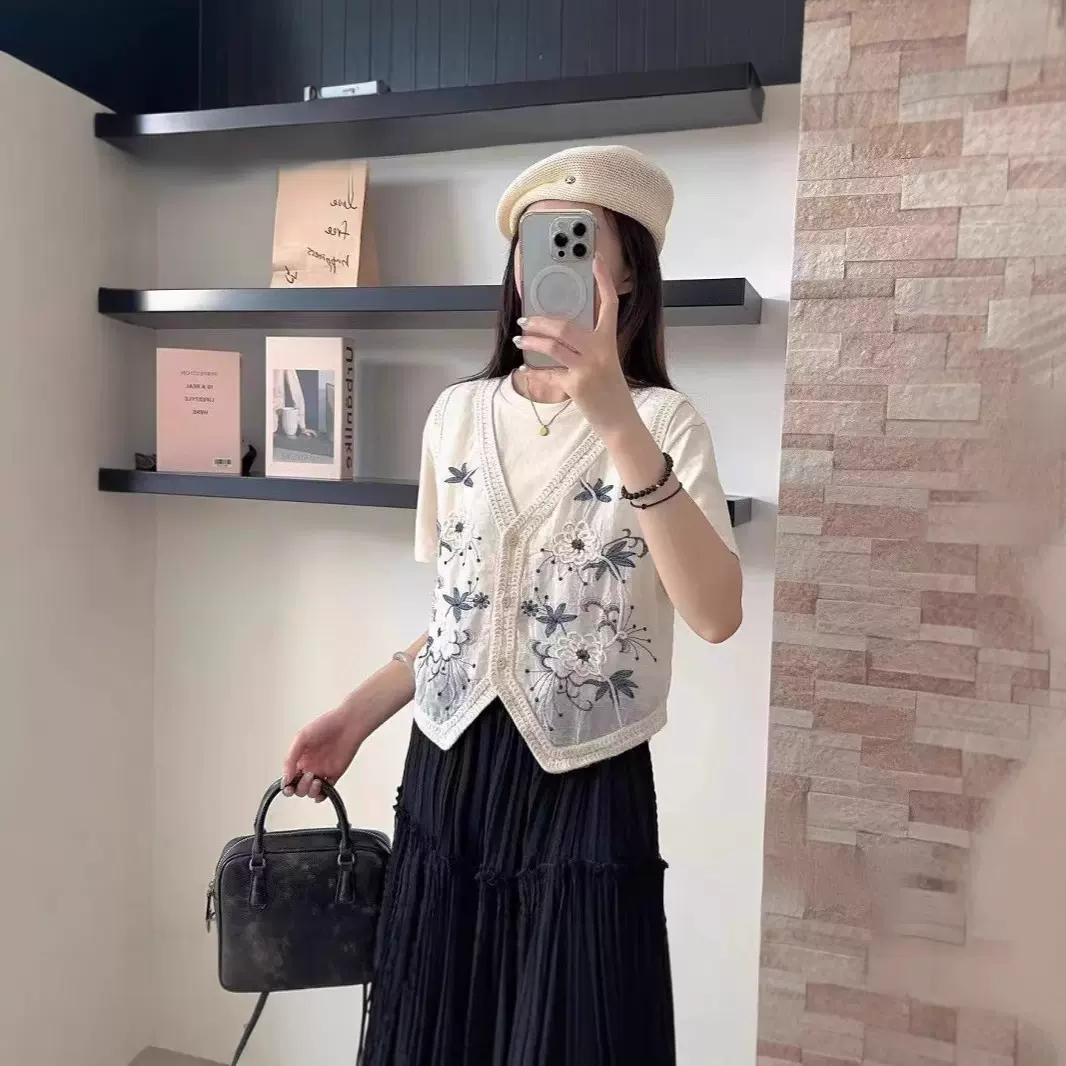学院风钩花镂空背心马甲女春日系慵懒风外搭叠穿短款开衫网红上衣
