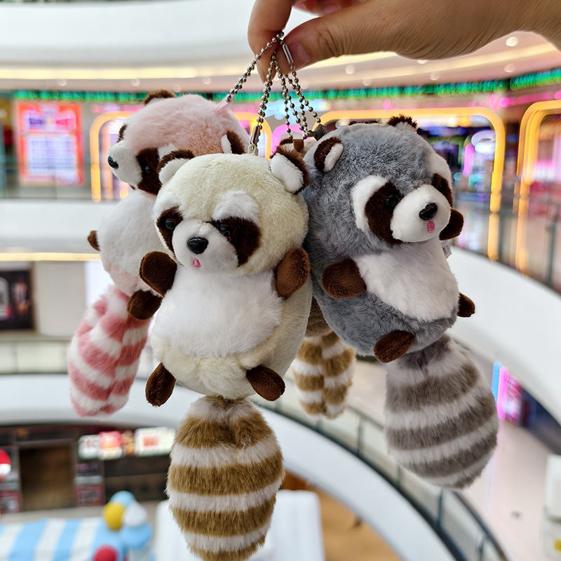 Lindo pequeño mapache muñeco de peluche colgante creativo mochila escolar llavero colgante agarre muñeca máquina de garras lote