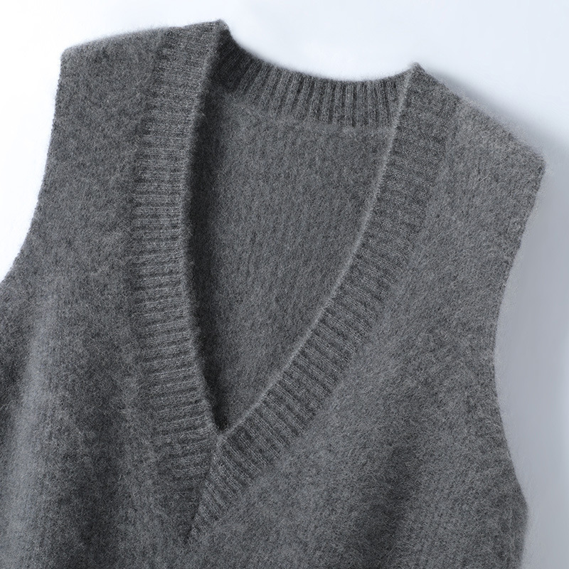 Soft Waxy Merino Pure Wool V-Neck Vest Knitted Hat Vest Stacked Base Waistcoat Warm Sleeveless Sweater Ins Soft Waxy Merino Pure Wool V-Neck Vest Knitted Hat Vest Stacked Base Waistcoat Warm Sleeveless Sweater Ins