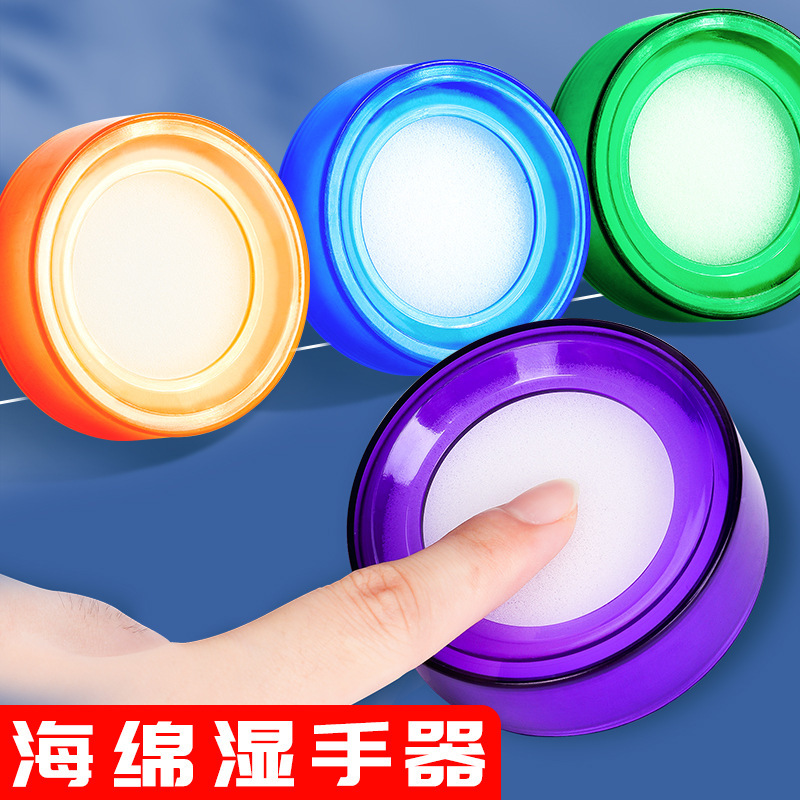 Wet hand counting money sponge cylinder bank accounting dip water box dip water box counting paper artifact counting wax finance